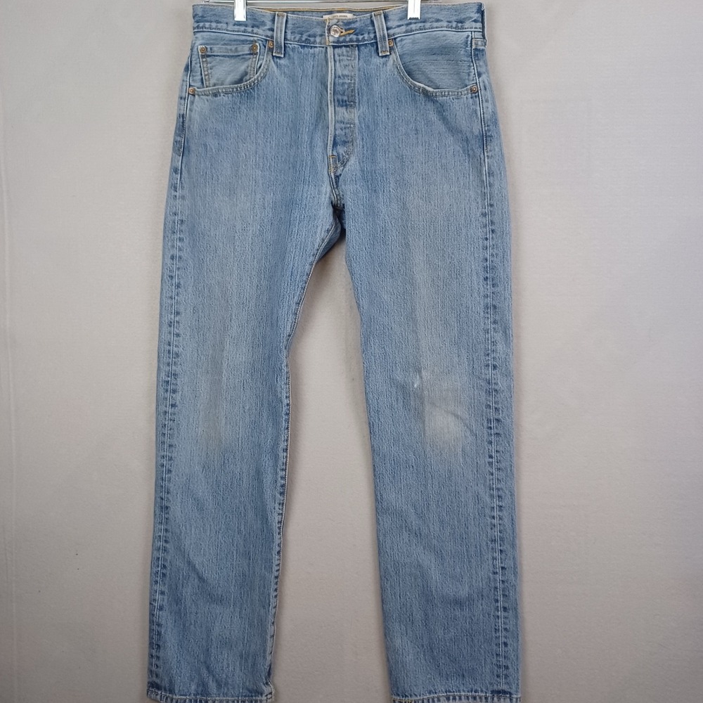 Levi's 501 Original Fit Jeans Men's 34x34 (Fits 33x33) Light Wash Blue READ